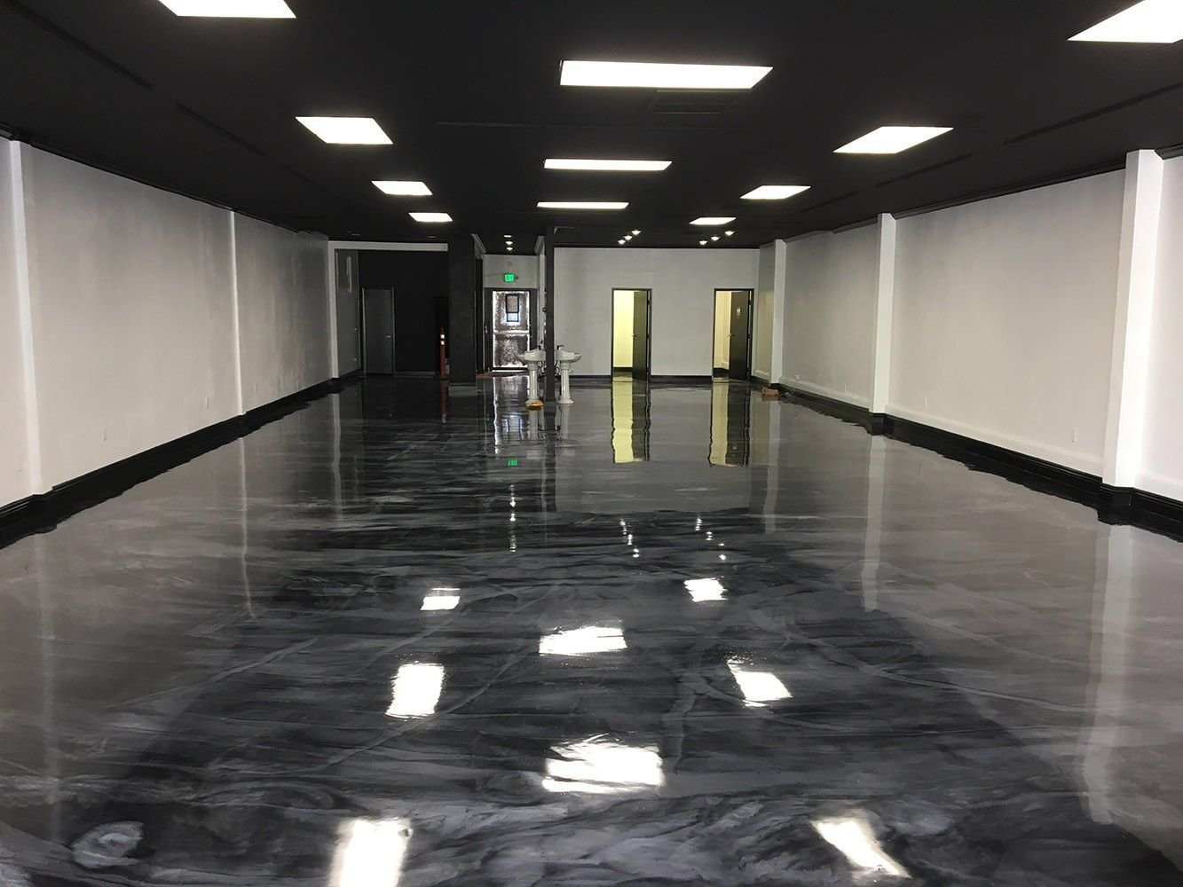 WHAT IS EPOXY FLOORING?